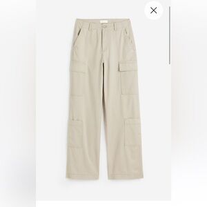 H&M cargo pants in light beige.